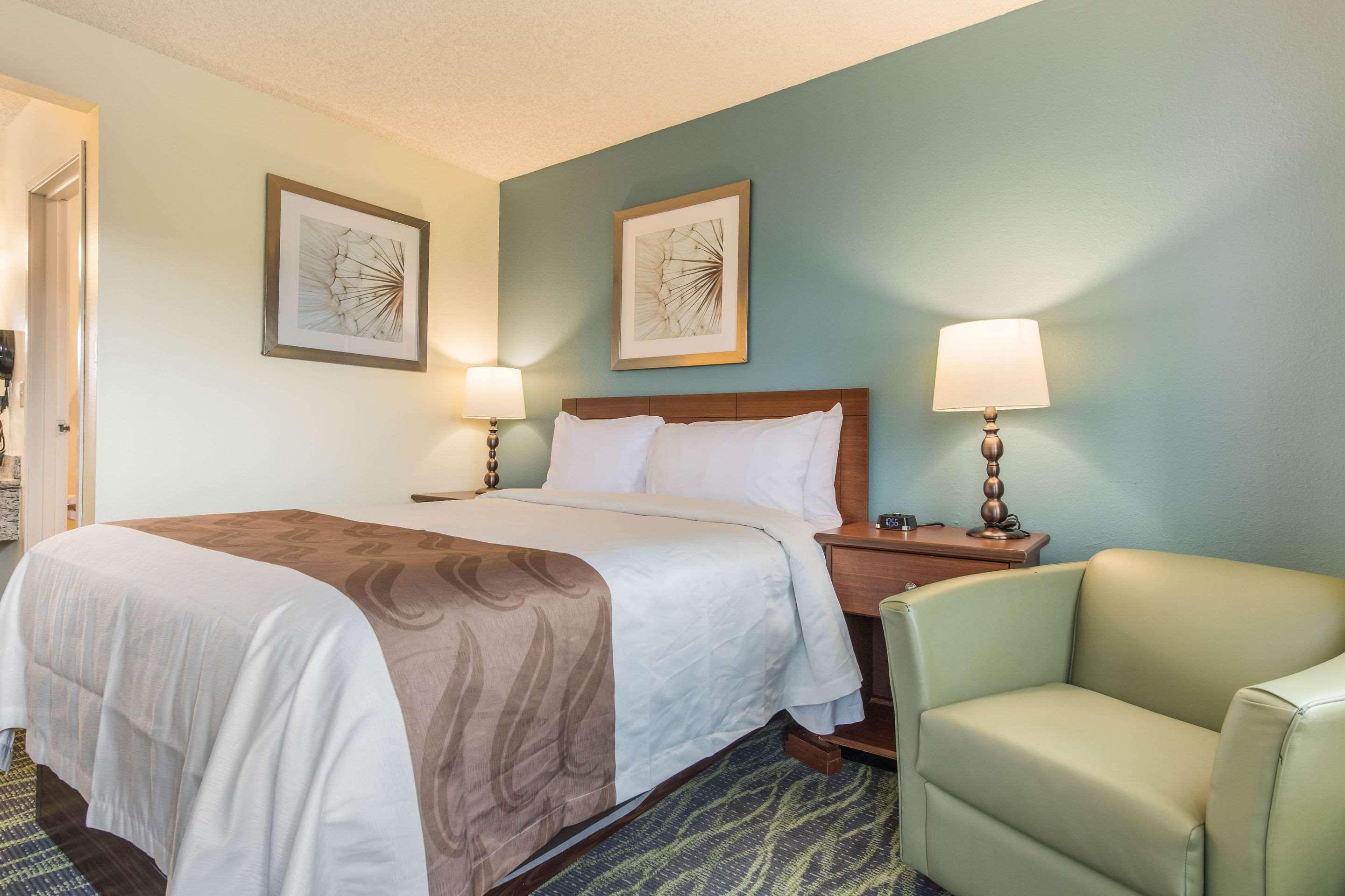 Quality Inn Bellevue Exterior photo