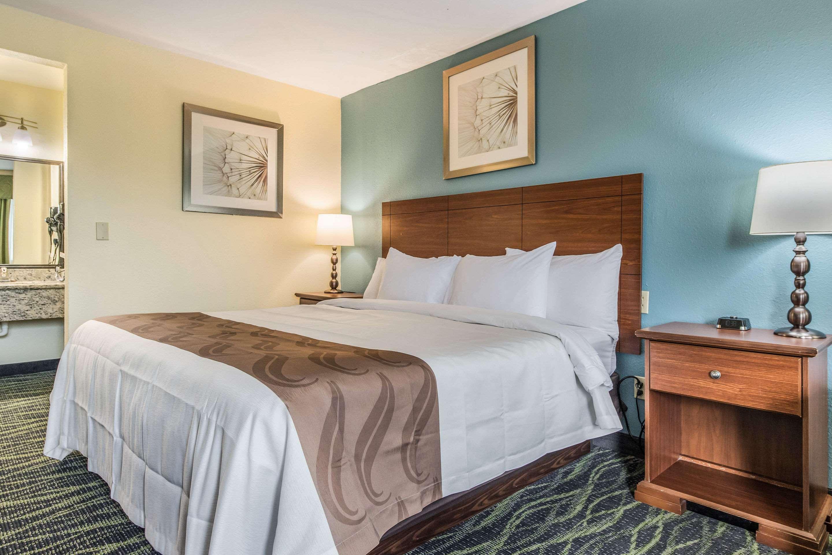 Quality Inn Bellevue Exterior photo