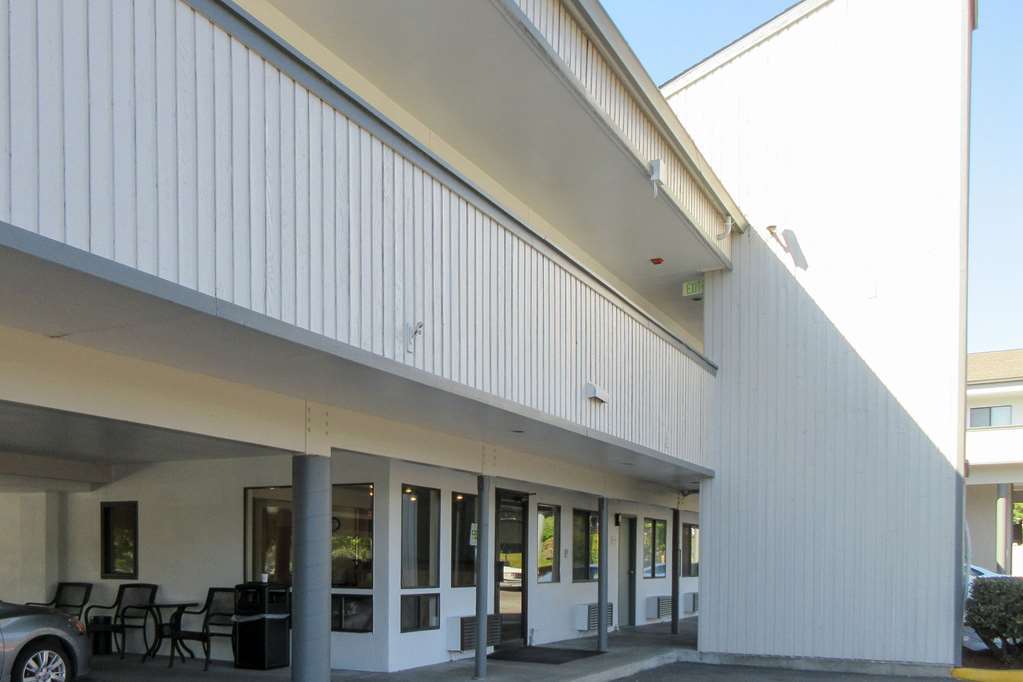 Quality Inn Bellevue Exterior photo